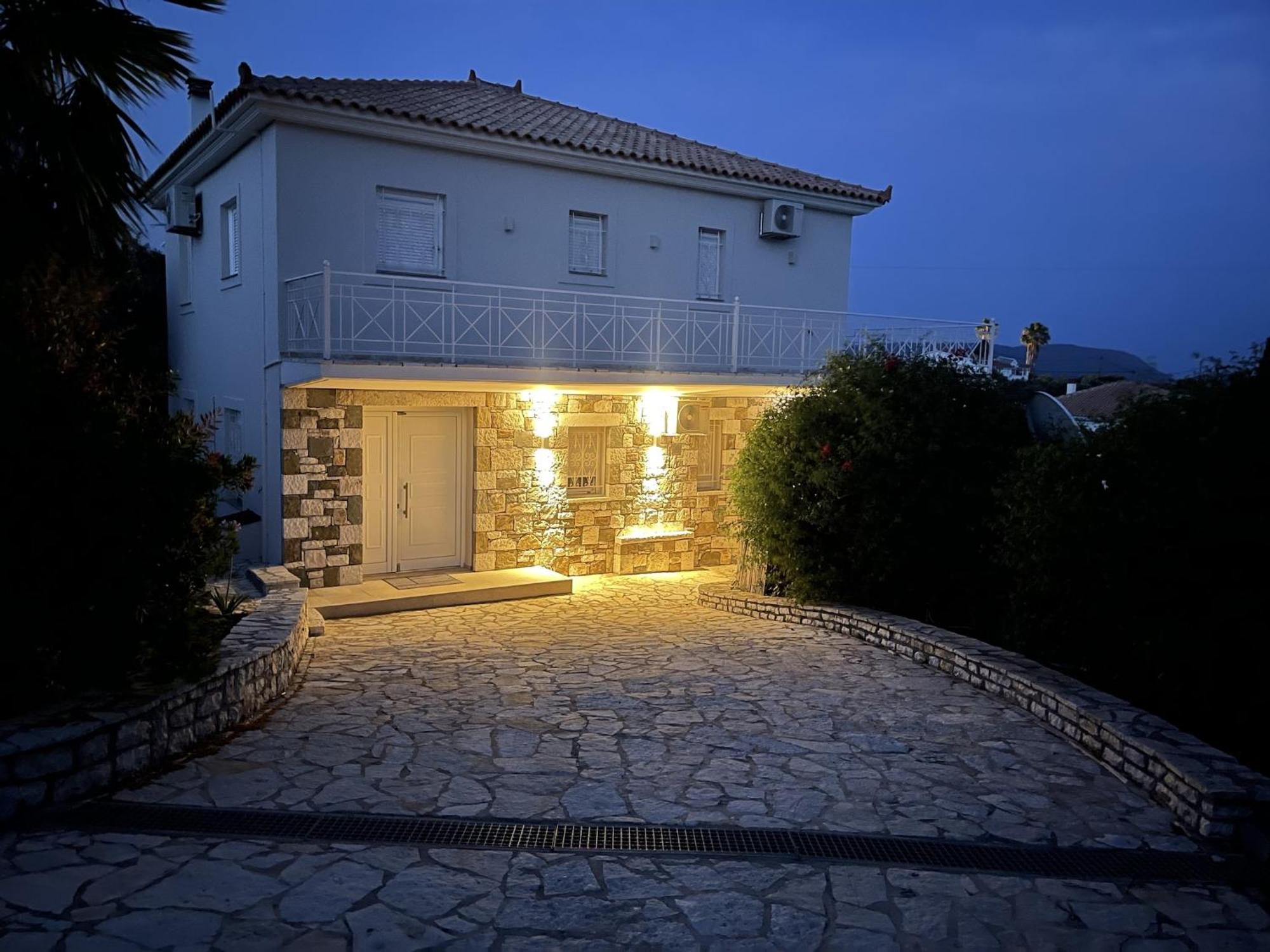 Luxurious Villa In Peloponnese With Swimming Pool Kamária Eksteriør billede