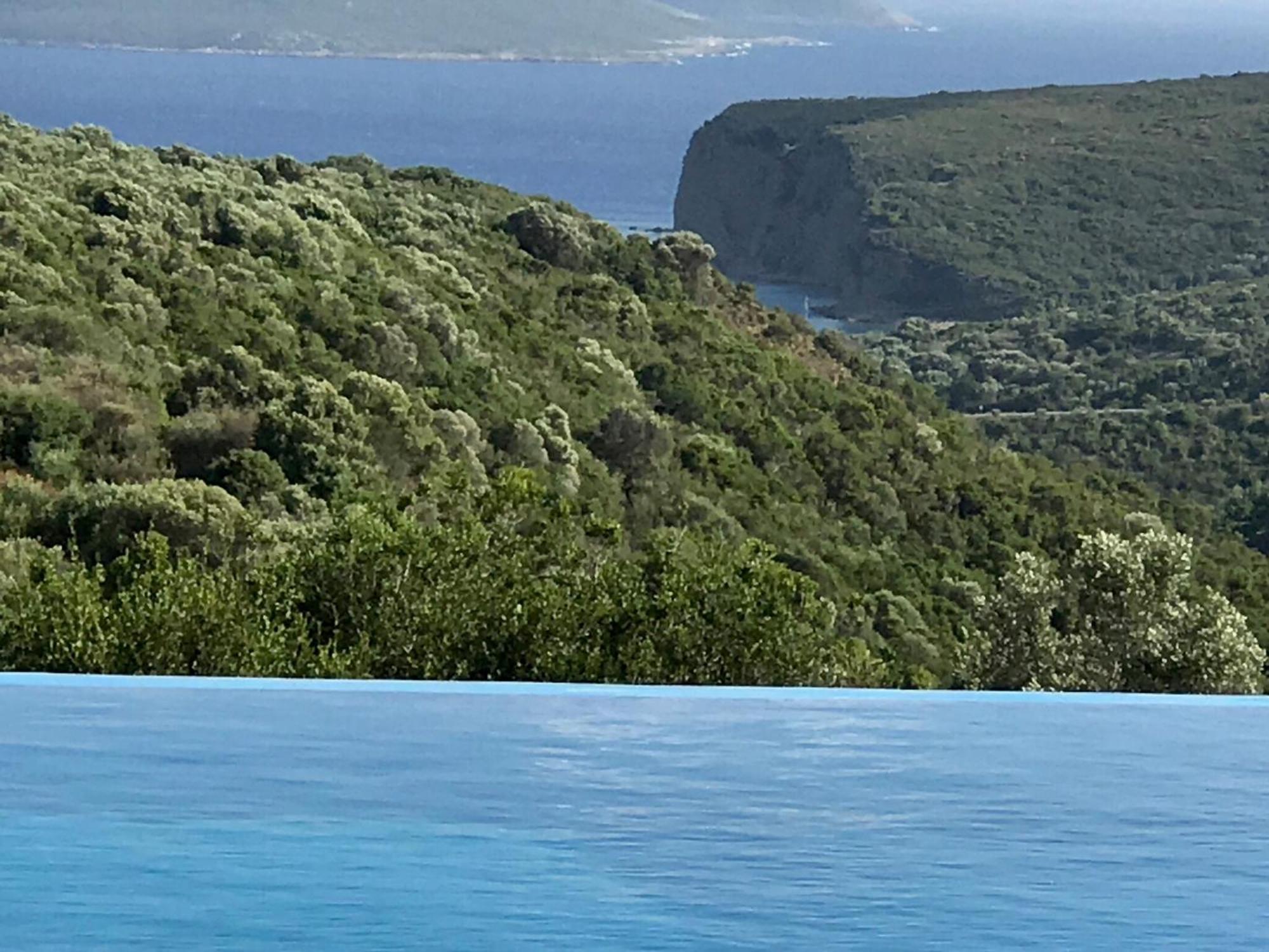 Luxurious Villa In Peloponnese With Swimming Pool Kamária Eksteriør billede