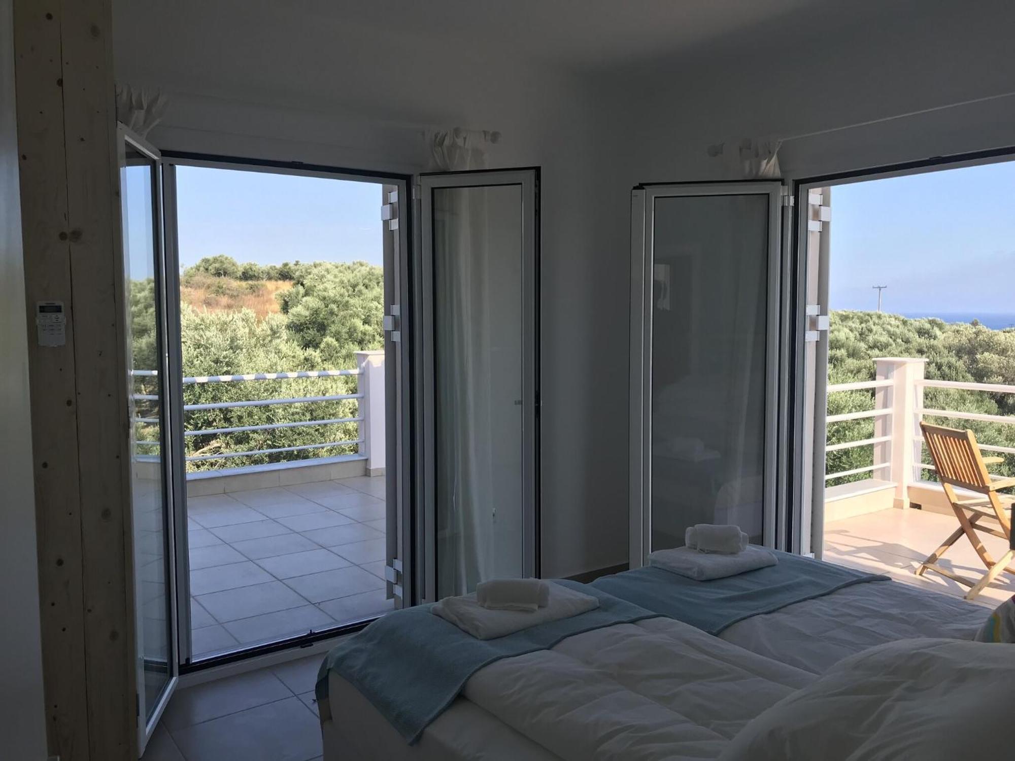 Luxurious Villa In Peloponnese With Swimming Pool Kamária Eksteriør billede