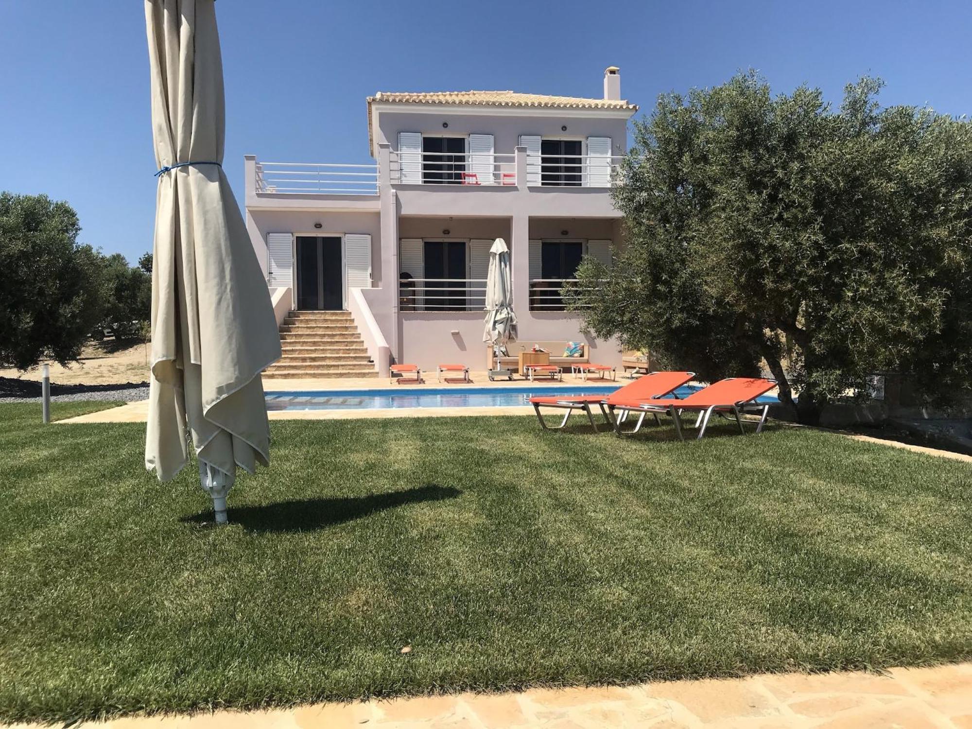Luxurious Villa In Peloponnese With Swimming Pool Kamária Eksteriør billede