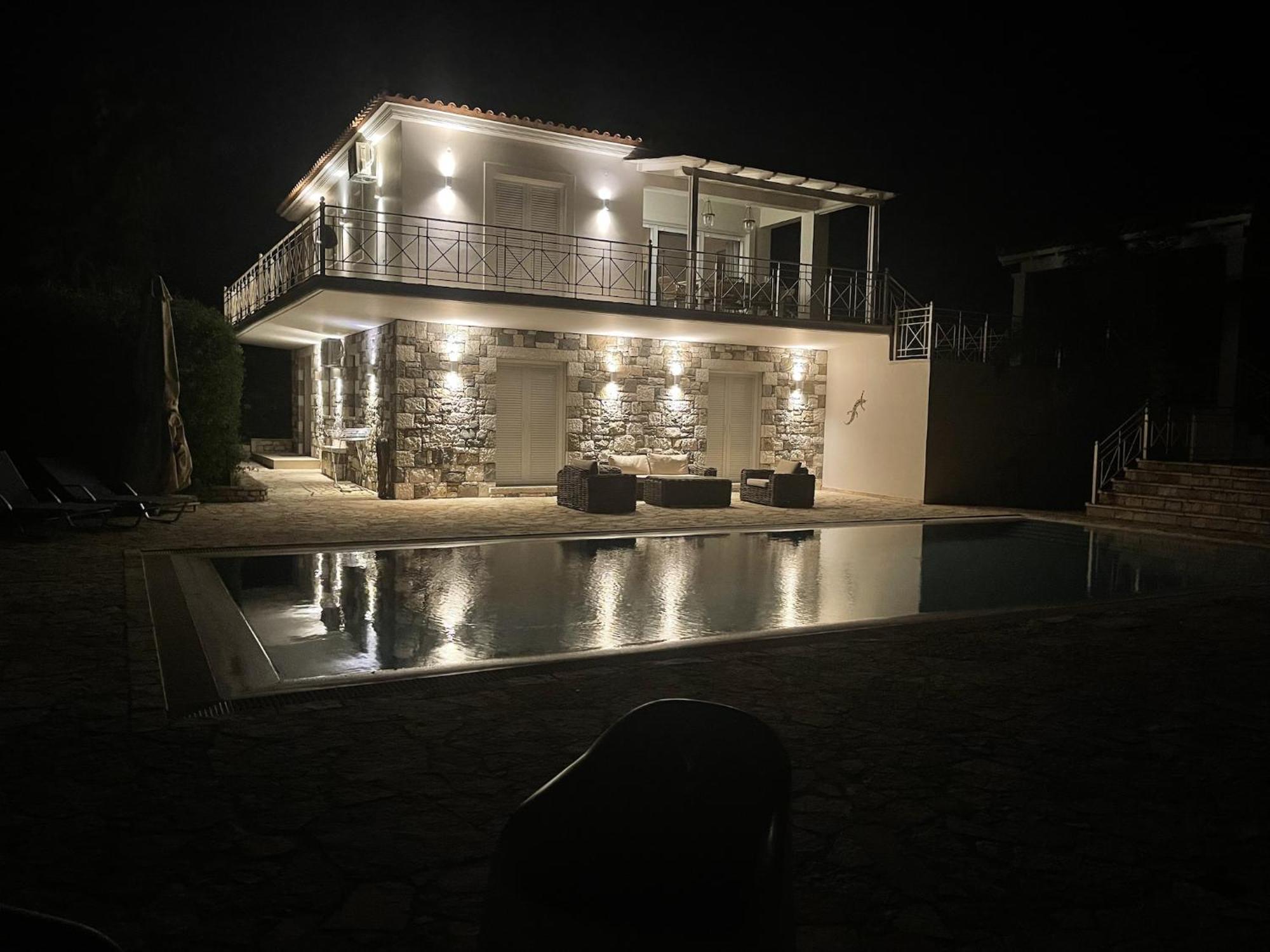 Luxurious Villa In Peloponnese With Swimming Pool Kamária Eksteriør billede